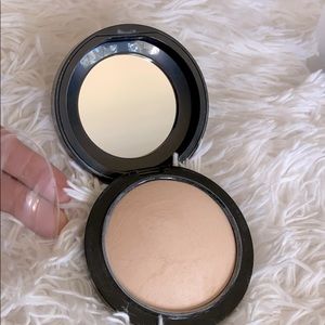 MAC mineralize skinfinish powder